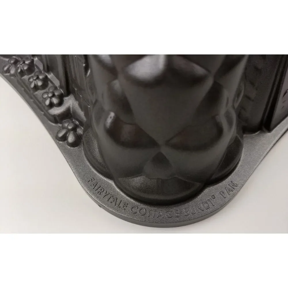 Nordic Ware FAIRYTALE COTTAGE Bundt Cake Mold‎ Baking Pan 10 Cups 2.6 Liters USA